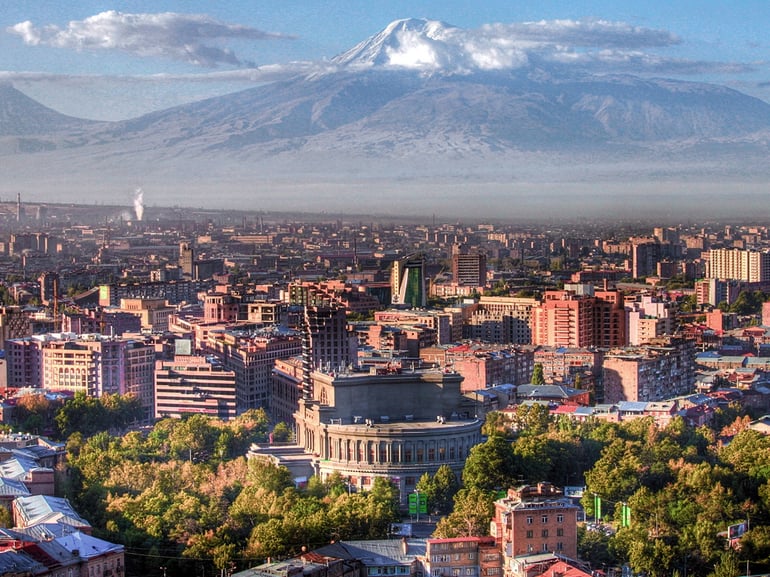 Yerevan_cityscape_in_Armenia_1280x960.jpg
